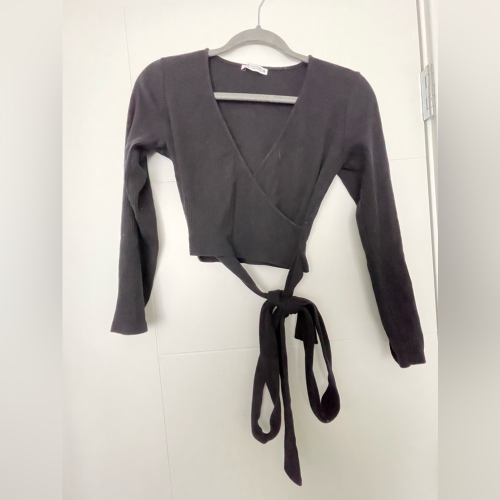 Zara Black V-neck Knit Crop Top
